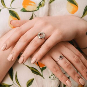 Pierścionek obwarzanek duży srebro