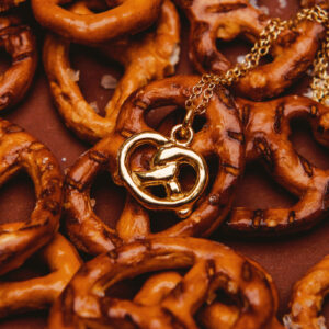 Precel naszyjnik z łańcuszkiem