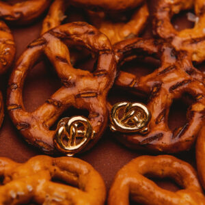 Pretzel earrings