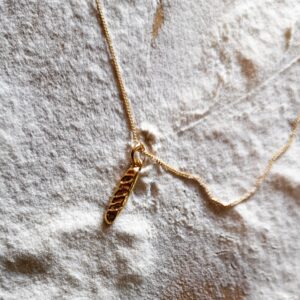 Baguette necklace with chain